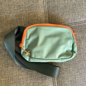 Lululemon Everywhere Belt Bag